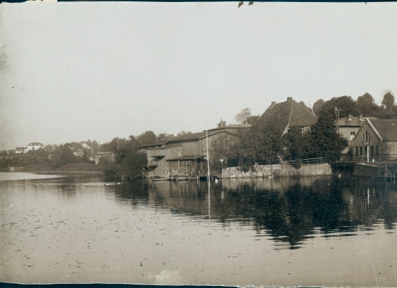 Photo Reinfeld in Holstein, view over the Herrenteich, around 1920