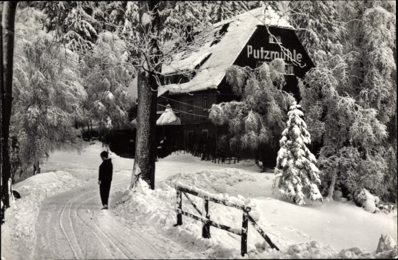 Postcard Oberpöbel Dippoldiswalde Sachsen, Gaststätte and Fremdenhof Putzmühle, Winter