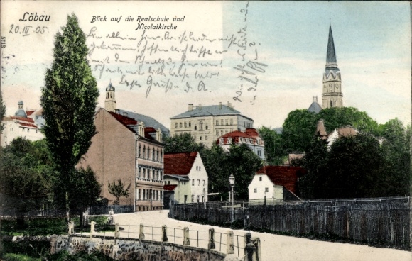 Ak Löbau in Sachsen, Blick auf die Realschule, Nicolaikirche, Bäume, Häuser