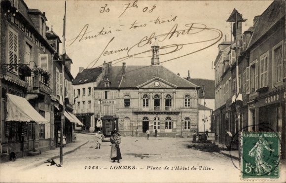 Ak Lormes Nièvre, Platz vor dem Hôtel de Ville, Stadtansicht, Bibliothek
