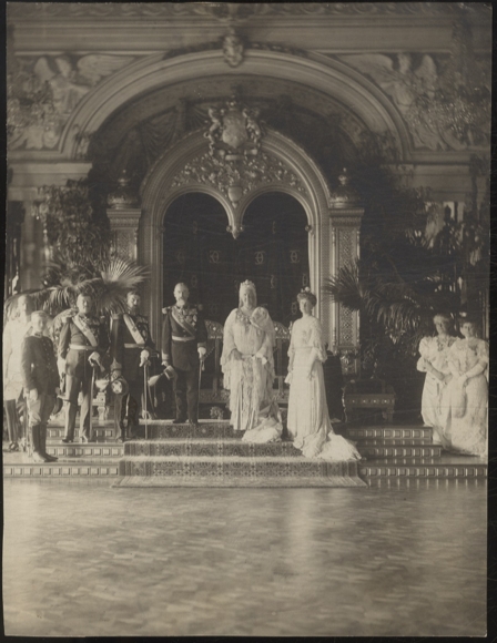 Cabinet photo King Carol and Queen Elisabeth (Carmen Sylva), Prince Wilhelm, Prz. Carol, Przn. Marie