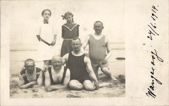 Photo Postcard North Sea resort Wangerooge in East Frisia, people on the beach, swimwear