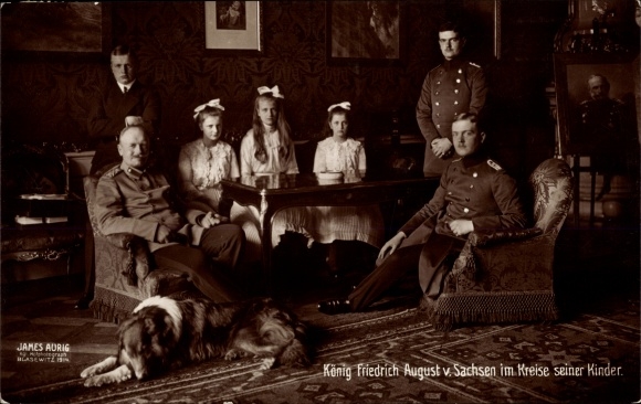 PC King Friedrich August III. of Saxony surrounded by his children