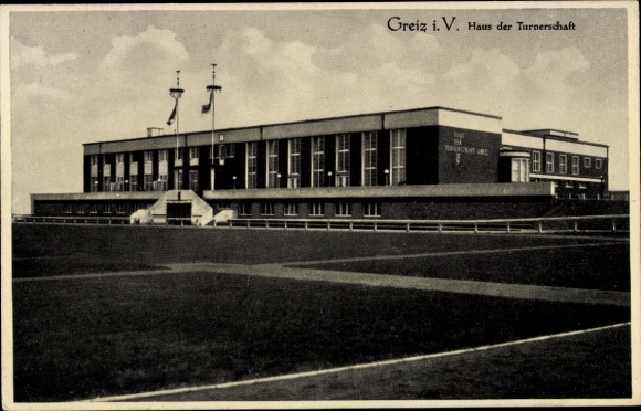 Ak Greiz im Vogtland Thüringen, Haus der Turnerschaft, Greiz i. V., Gebäude, zwei Flaggen
