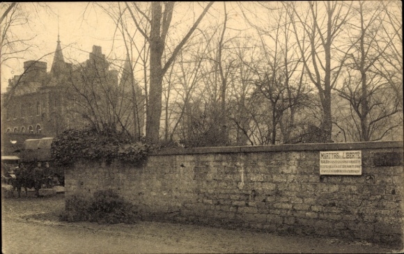 PC Dinant Wallonia Namur, wall, trees, sign with text, scenery