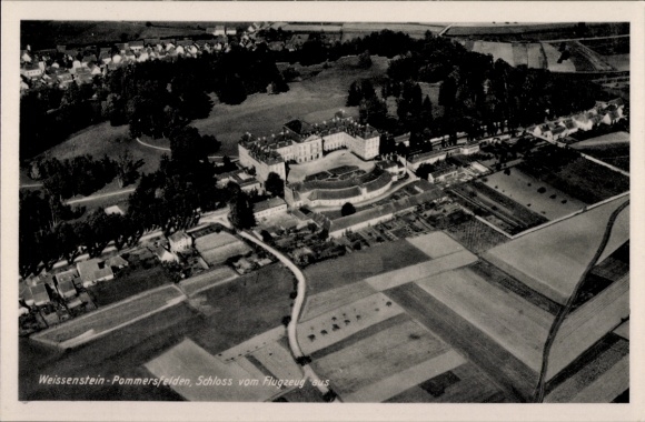 Ak Pommersfelden in Oberfranken, Fliegeraufnahme, Schloss, Schlosswirtschaft Dorn