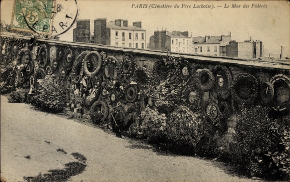 Ak Paris, Cimetière du Père Lachaise, Le Mur des Federes