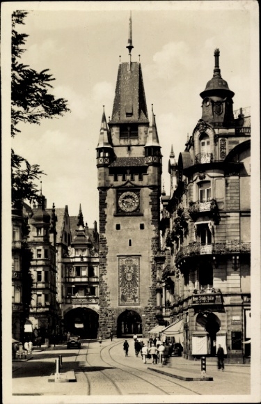 Ak Altstadt Freiburg im Breisgau, Martinstor,  Architektur, Straßenansicht, Freiburg im Breisgau