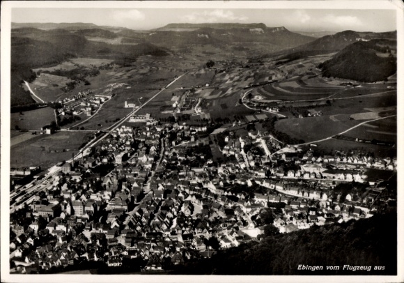 Ak Ebingen Albstadt in Württemberg, Luftaufnahme von  malerische Landschaft, Dorfansicht