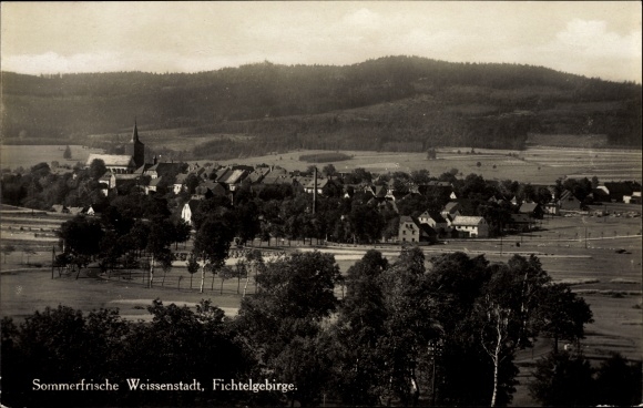 Postcard Weißenstadt in the valley of the Eger Fichtelgebirge, village with a view of the landscape