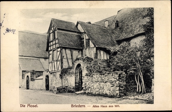 KP Briedern an der Mosel, stary dom z 1611 roku