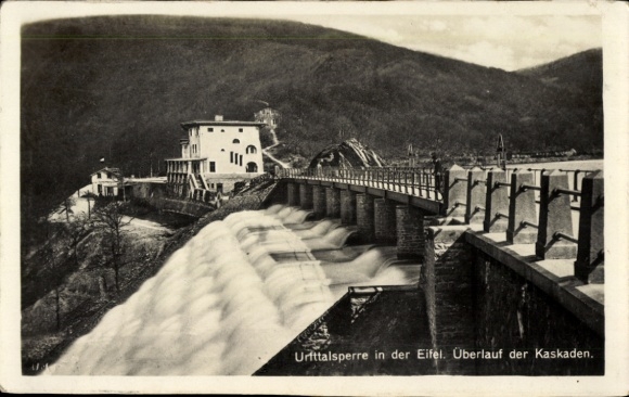 Postcard Gemünd Schleiden in the Eifel, Urftt Dam, overflow of the cascades