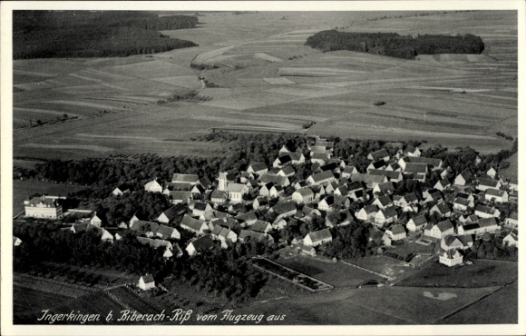 Ak Ingerkingen Schemmerhofen in Württemberg, Luftaufnahme von Ingerkingen, viele Dächer, ländlich