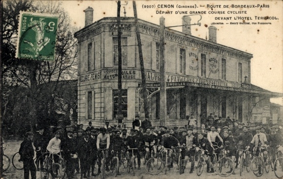 CPA Cenon Gironde, Route de Bordeaux-Paris, Depart d'une Grande Cycliste