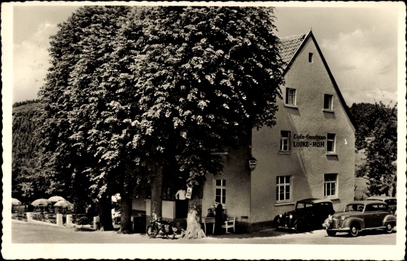 Postcard Allendorf Sundern in the Hochsauerland district, inn and cafe Lütke Höh, Anton Tolle, large tree