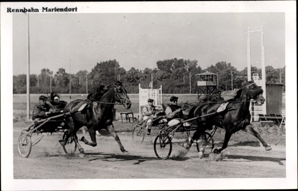 Foto Ak Berlin Tempelhof Mariendorf, renbaan, renpaarden, jockeys