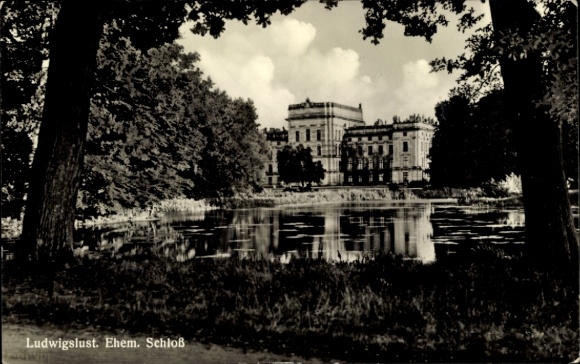 Postcard Ludwigslust in Mecklenburg, Castle