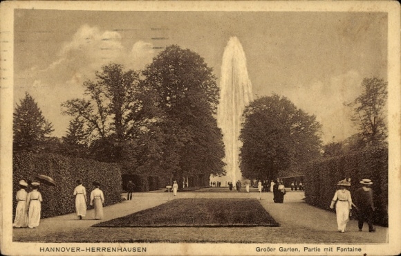 Postcard Herrenhausen Hannover in Lower Saxony, Herrenhausen, Great Garden, Fountain, Walkers