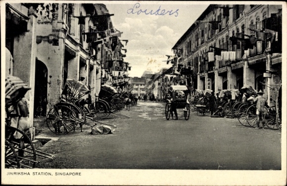 Ak Singapore Singapur , Jinrikisha Station, Straßenansicht, Menschen mit Rikschas