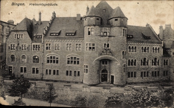 Postcard Bingen am Rhein, district office building, historical architecture