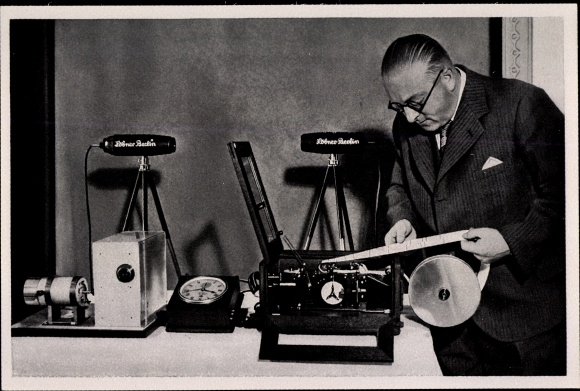 Collective picture Olympia 1936, film recording apparatus, precision watch, registration chronograph, target photography