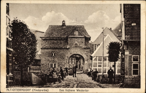 Ak Alt Otterndorf in Niedersachsen, Das frühere Westertor, Passanten
