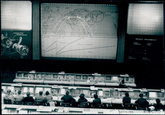 Photo of the Progress 6 cargo spacecraft docking with Salyut 6 and Soyuz 32, Flight Control Center, 1979