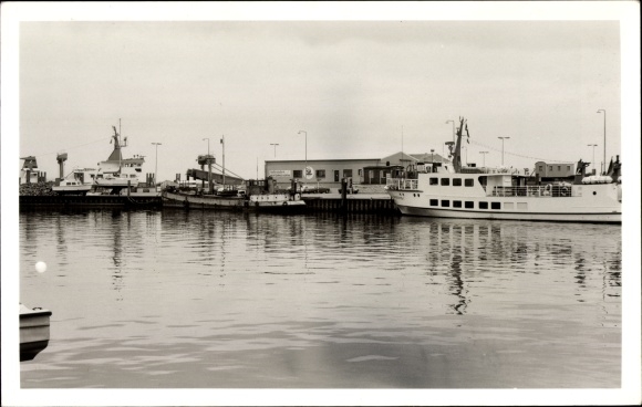 Photo Bensersiel Esens in Ostfriesland, port, ships
