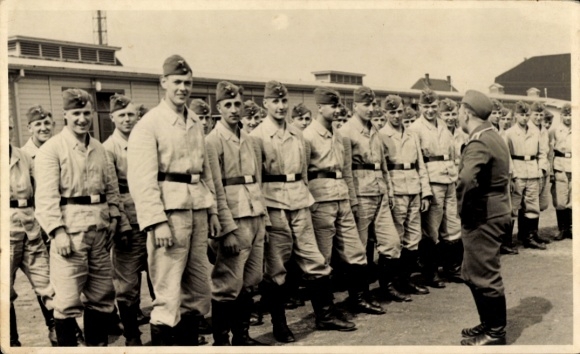 Photo Postcard Wehrmacht soldiers in uniforms, group photo