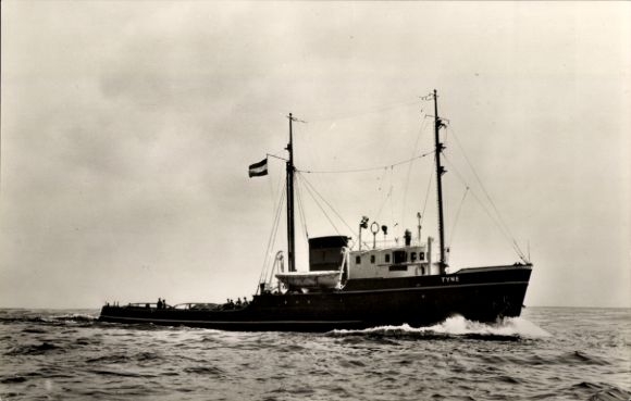 Postcard tugboat Lyne, L. Smit & Co.