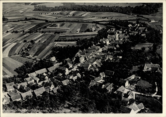 Ak Memprechtshofen Rheinau in Baden, Luftaufnahme von  Landschaft mit Feldern, Häusern