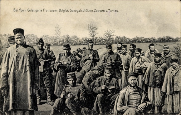 Postcard Ypres Ypres West Flanders, prisoners French, Belgians, Senegalese riflemen, Zouaves, Turks, I. WK