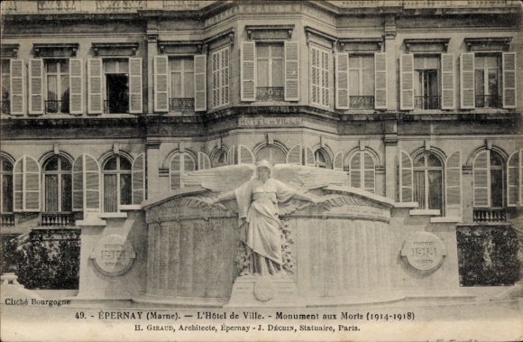 Ak Epernay Marne,  Hôtel de Ville, Monument aux Morts, 1914-1918, H. Giraud, J. Décuix