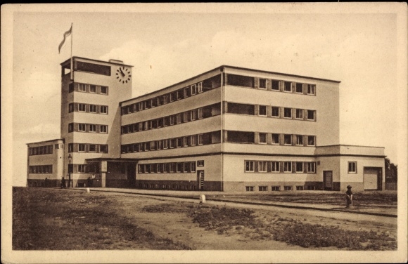 Postcard Frankfurt am Main, House of Youth, Hansa Allee 150