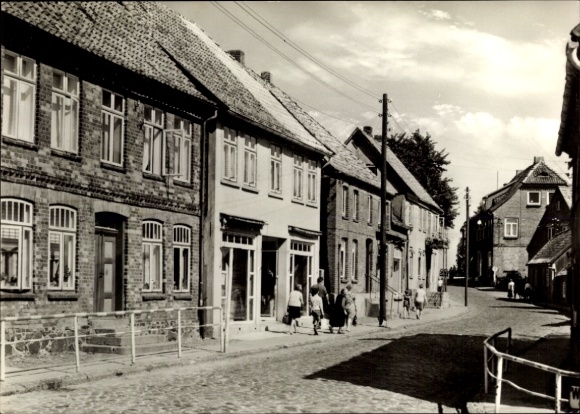 Postcard Dassow in Mecklenburg, Friedensstraße