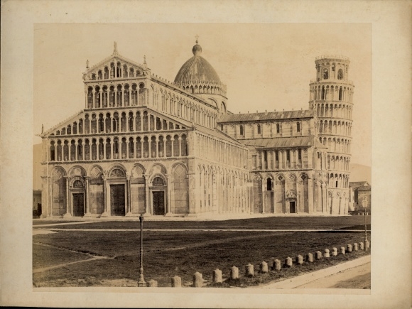 foto rond 1880, Pisa Toscana, Duomo, kathedraal, scheve toren, algemeen beeld