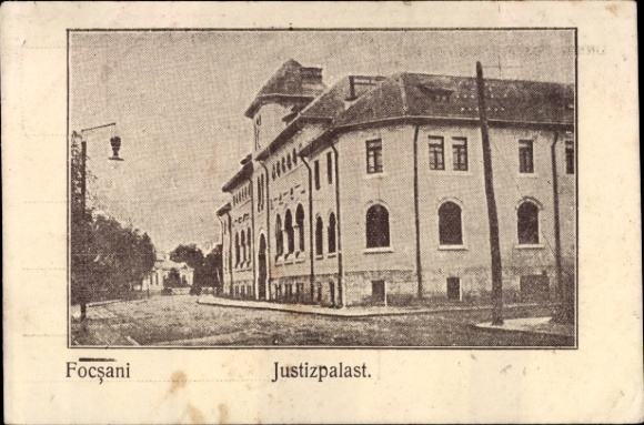 Postcard Focșani Facsani Fokschan Romania, Palace of Justice, black and white picture