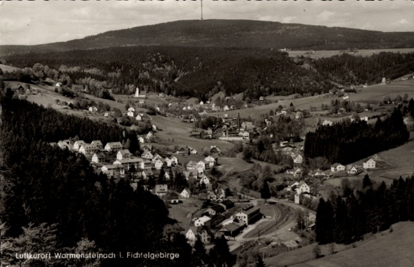 Ak Warmensteinach Oberfranken Bayern, Luftkurort  Fichtelgebirge, Berge, Ortansicht