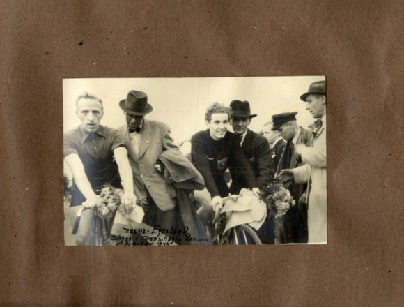 Photo album cycling races, sports, Berlin 1944