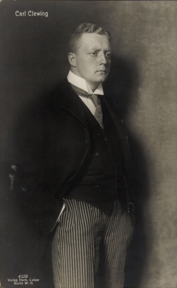 Ak Schauspieler Carl Clewing, Standportrait, Anzug