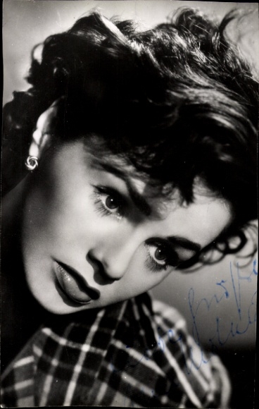 Photo actress Vera Molnar, portrait, autograph