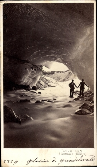 CdV Grindelwald Kt. Bern Switzerland, game under the glacier