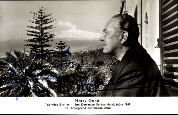 Ak Schauspieler Harry Gondi, Seitenportrait, Vulkan Ätna im Hintergrund, Autogramm