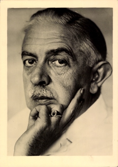 Postcard Berlin, portrait of Dr. G. von Bergmann