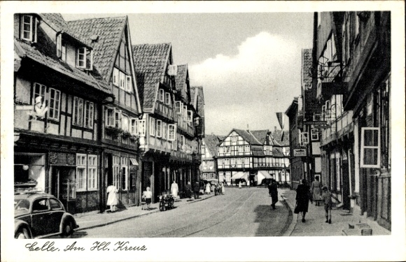 Postcard Celle in Lower Saxony, Am Heiligen Kreuz, half-timbered houses