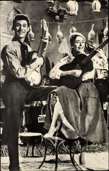 Postcard Actors Caterina Valente and Silvio Francesco, guitars, film scene