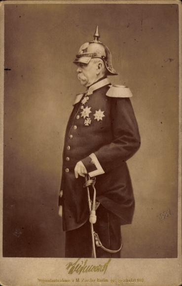 Kabinett Foto Otto von Bismarck, Herzog zu Lauenburg, Bundeskanzler, Portrait in Uniform