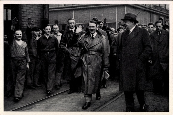 Collective picture No. 91 Adolf Hitler, visiting the Rhenish Westphalian industry