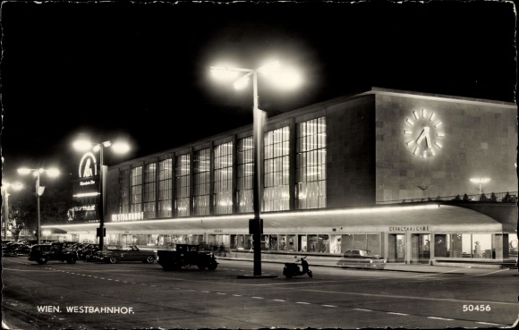 Postcard Vienna 1 Inner City, Westbahnhof at night