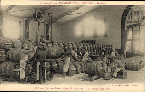 Set with 40 PCs Reims, Caves Pommery, envelope